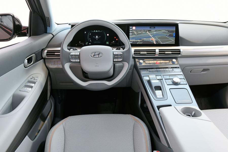 Торпедо Hyundai NEXO 2018 года  (WW) (фото 16 из 41)